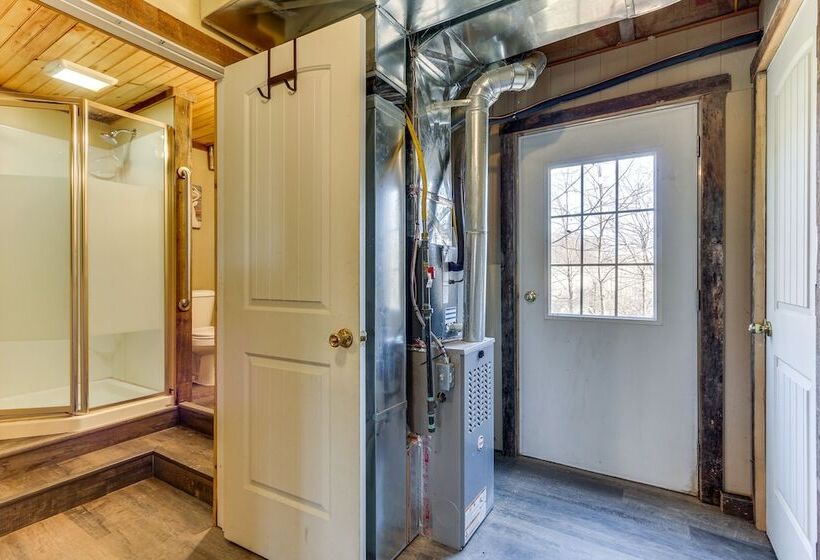 Rustic Mount Perry Cabin Near Fishing Pond & Farm