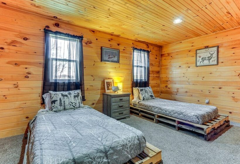 Rustic Mount Perry Cabin Near Fishing Pond & Farm