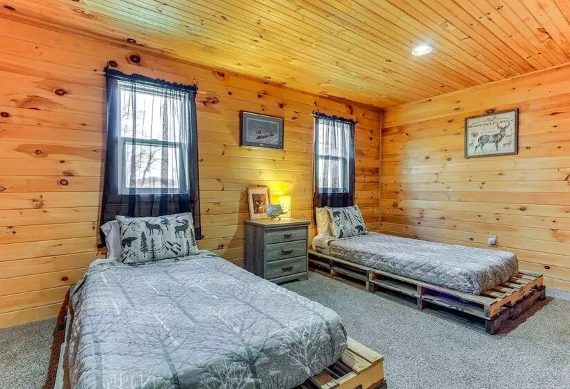 Rustic Mount Perry Cabin Near Fishing Pond & Farm