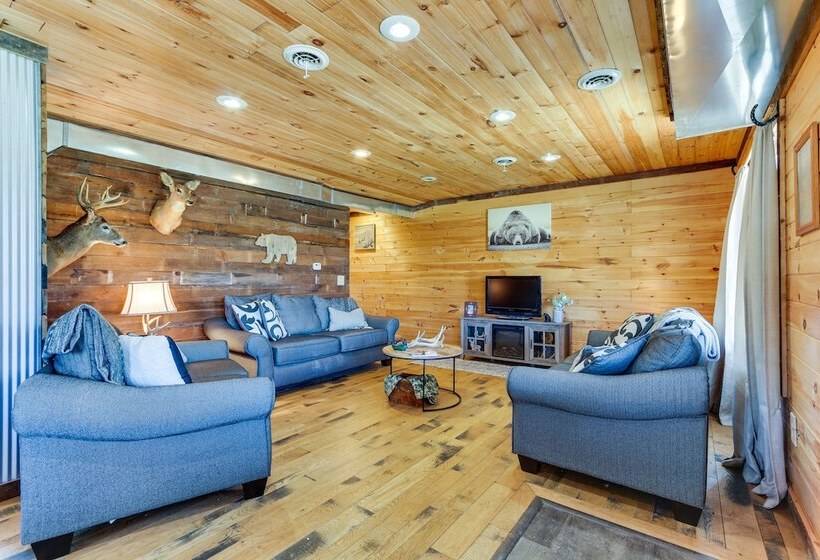 Rustic Mount Perry Cabin Near Fishing Pond & Farm