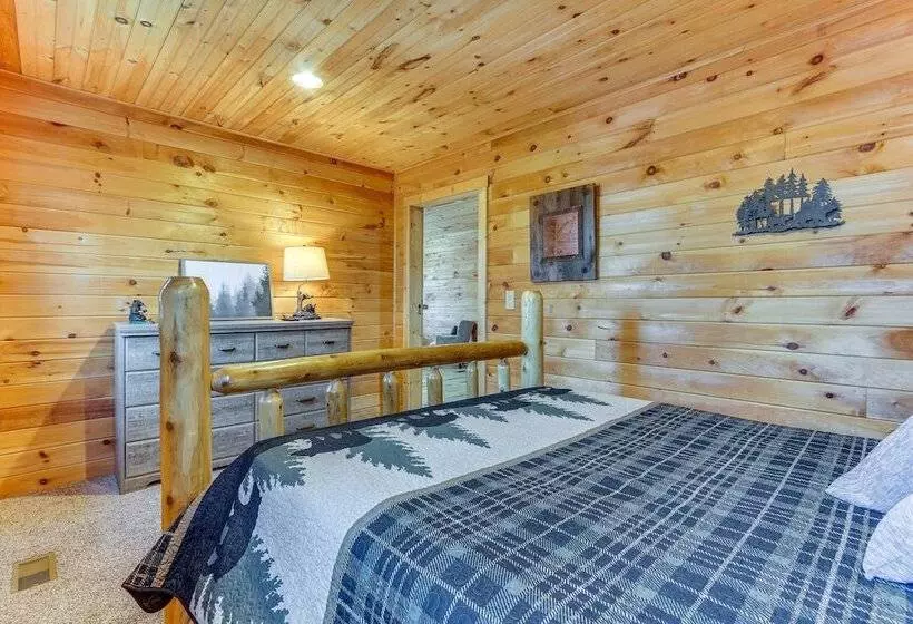 Rustic Mount Perry Cabin Near Fishing Pond & Farm
