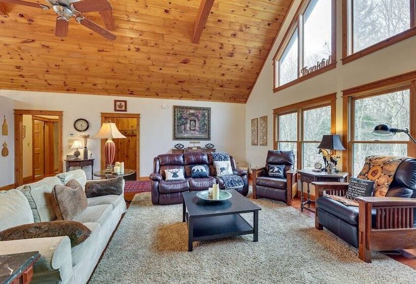 Cabin W/ Hot Tub And Wifi: 4 Mi To Snowshoe Resort