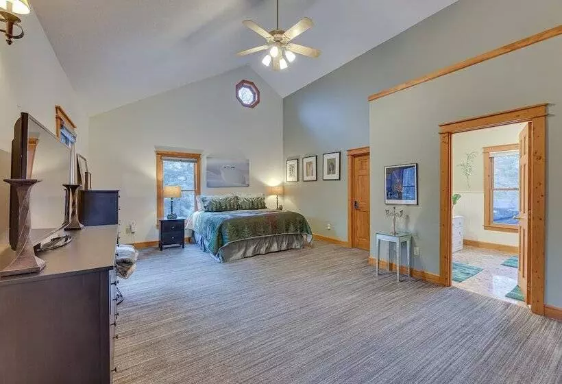 Cabin W/ Hot Tub And Wifi: 4 Mi To Snowshoe Resort