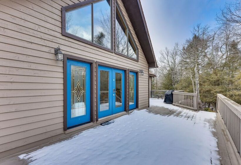 Cabin W/ Hot Tub And Wifi: 4 Mi To Snowshoe Resort