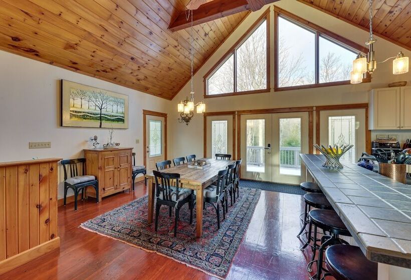 Cabin W/ Hot Tub And Wifi: 4 Mi To Snowshoe Resort