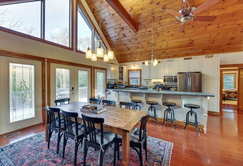 Cabin W/ Hot Tub And Wifi: 4 Mi To Snowshoe Resort