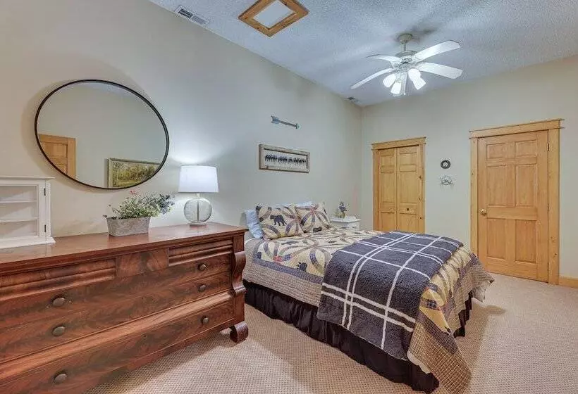 Cabin W/ Hot Tub And Wifi: 4 Mi To Snowshoe Resort