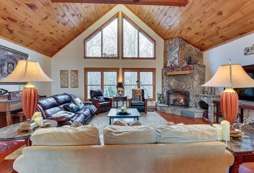 Cabin W/ Hot Tub And Wifi: 4 Mi To Snowshoe Resort