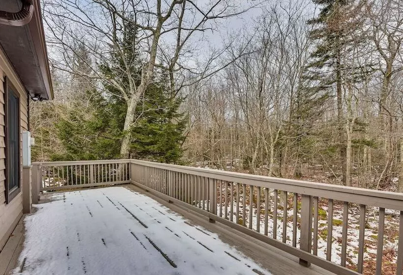 Cabin W/ Hot Tub And Wifi: 4 Mi To Snowshoe Resort