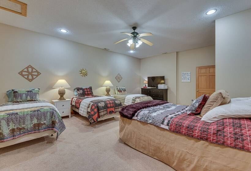 Cabin W/ Hot Tub And Wifi: 4 Mi To Snowshoe Resort