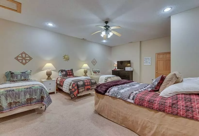 Cabin W/ Hot Tub And Wifi: 4 Mi To Snowshoe Resort