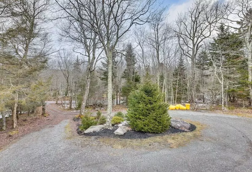 Cabin W/ Hot Tub And Wifi: 4 Mi To Snowshoe Resort