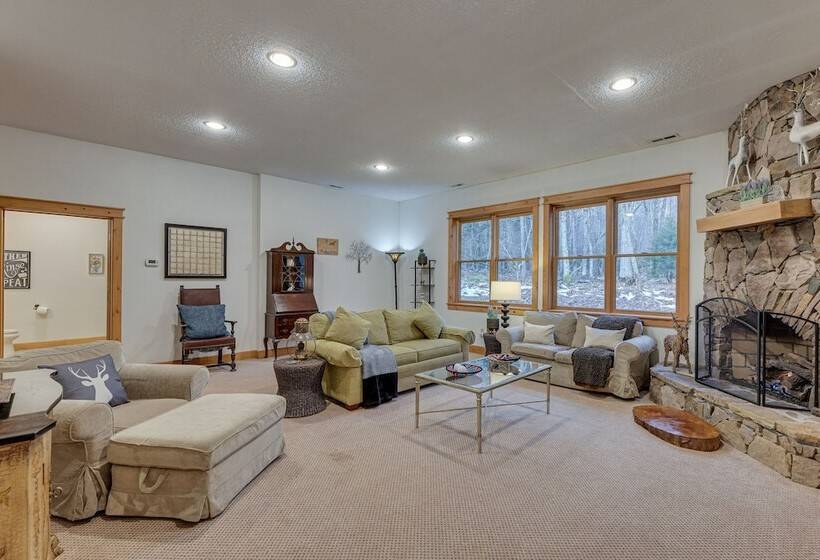 Cabin W/ Hot Tub And Wifi: 4 Mi To Snowshoe Resort