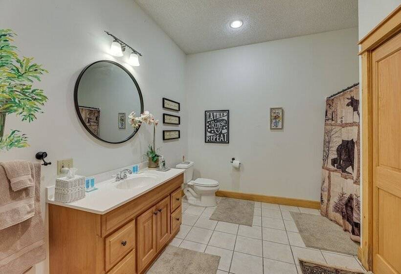 Cabin W/ Hot Tub And Wifi: 4 Mi To Snowshoe Resort