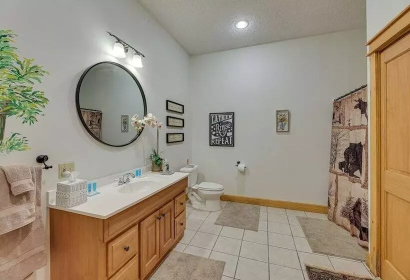 Cabin W/ Hot Tub And Wifi: 4 Mi To Snowshoe Resort