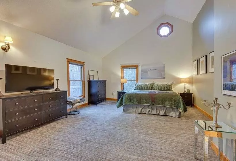 Cabin W/ Hot Tub And Wifi: 4 Mi To Snowshoe Resort