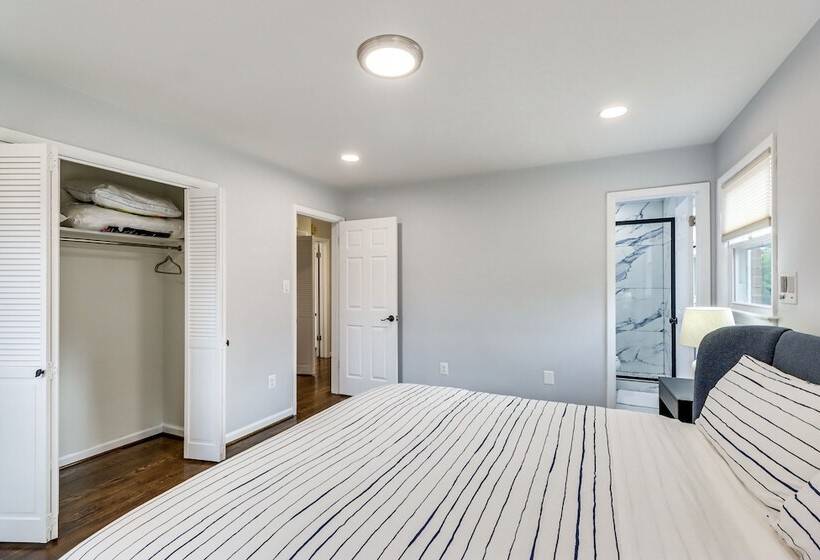 Updated Home W/ Yard ~ 4 Mi To Old Town Alexandria