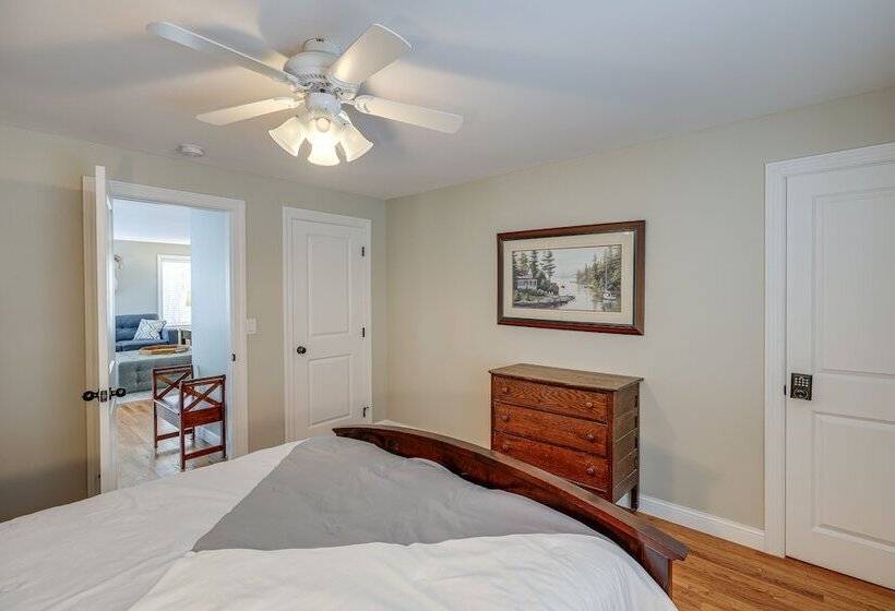 Yankton Vacation Home W/ Hot Tub & River Views