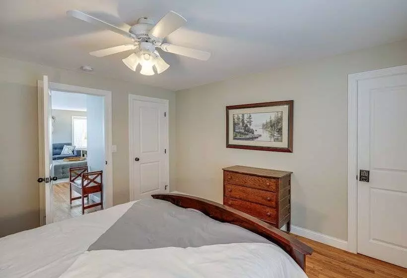 Yankton Vacation Home W/ Hot Tub & River Views