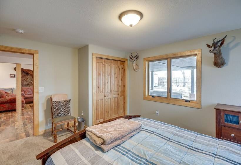 Yankton Vacation Home W/ Hot Tub & River Views