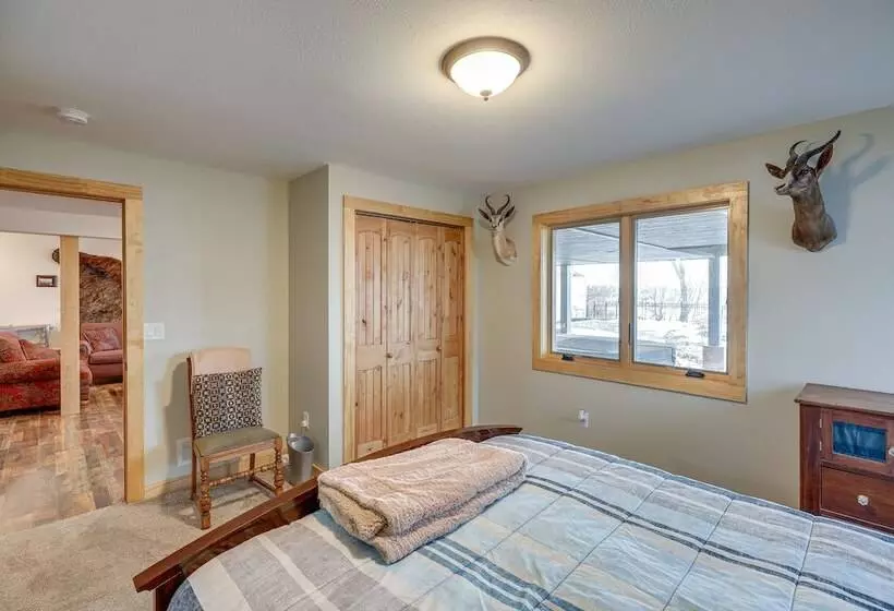 Yankton Vacation Home W/ Hot Tub & River Views