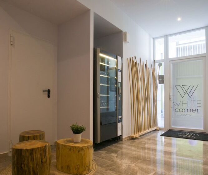 Bed and Breakfast White Corner