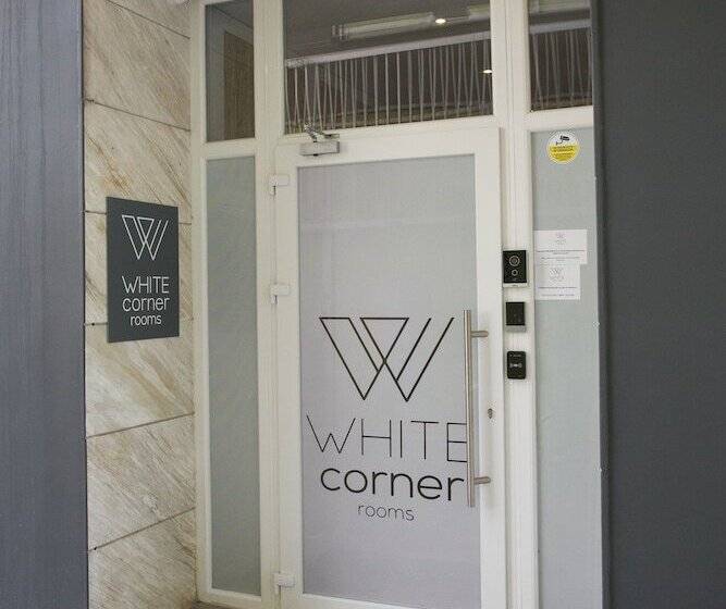 Bed and Breakfast White Corner