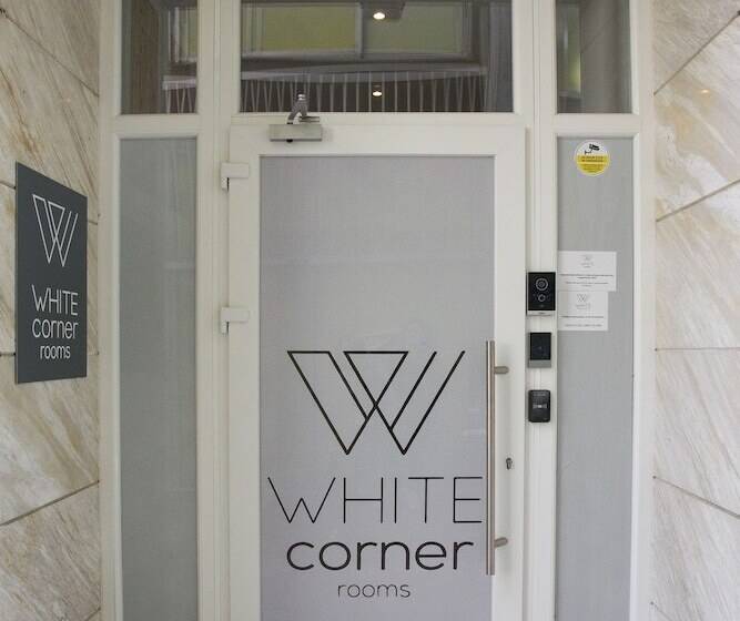 Bed and Breakfast White Corner