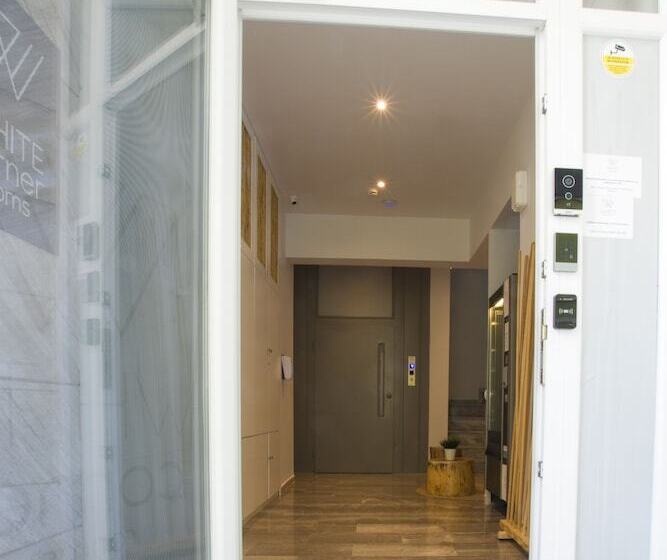 Bed and Breakfast White Corner