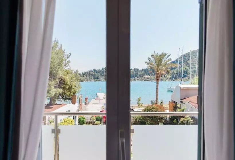 Captain S Seafront Apartments