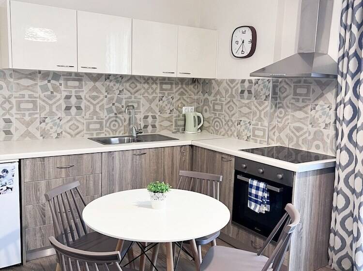 Captain S Seafront Apartments