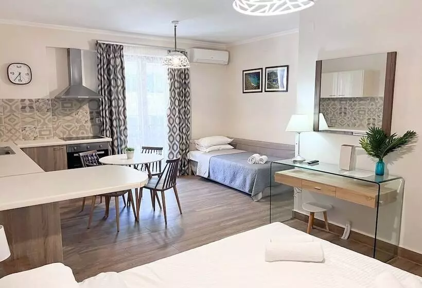 Captain S Seafront Apartments