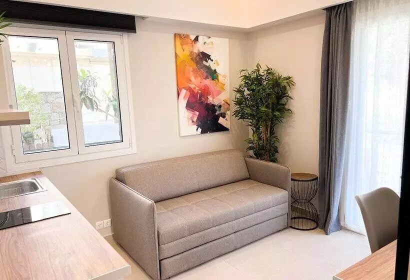 Captain S Seafront Apartments