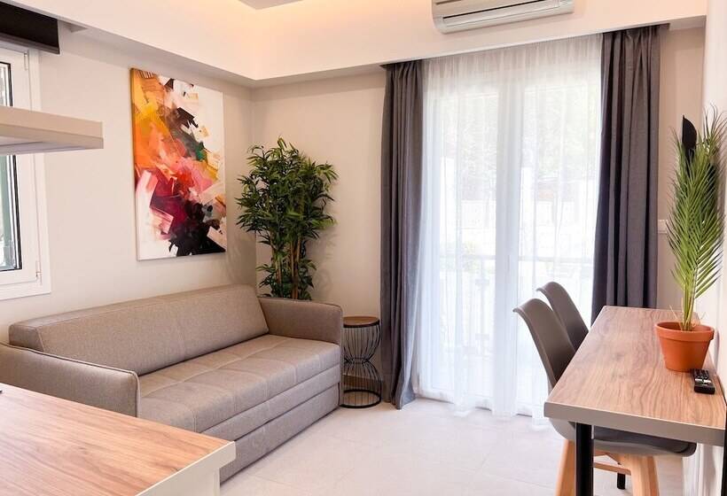 Captain S Seafront Apartments