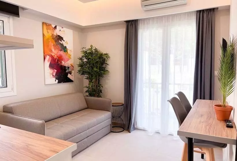 Captain S Seafront Apartments