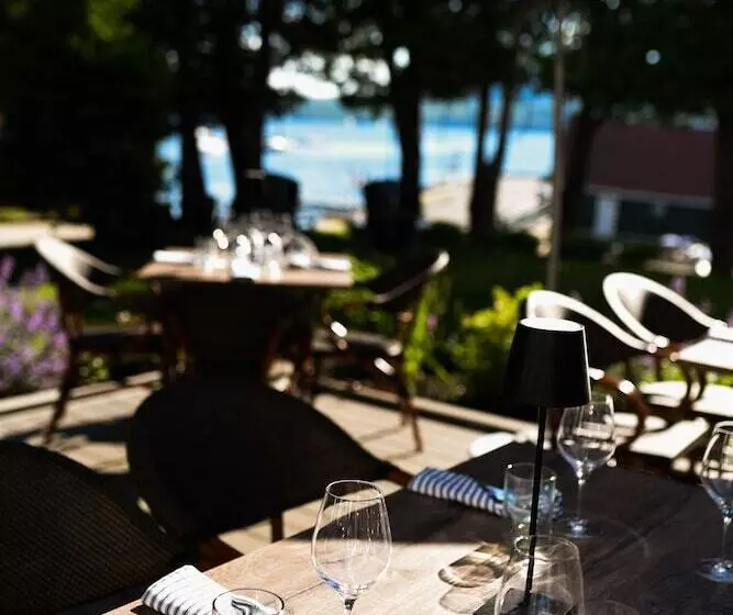 簡易ホテル Auberge Et Restaurant Mcgowan