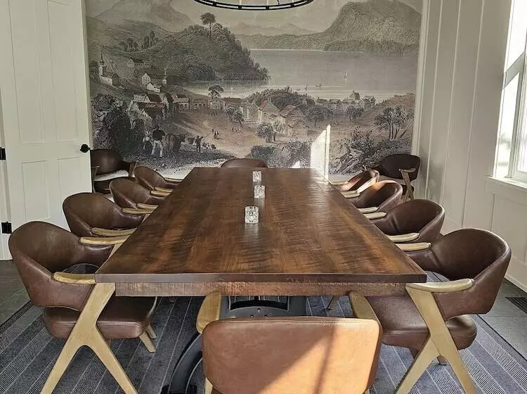 簡易ホテル Auberge Et Restaurant Mcgowan
