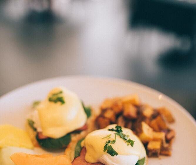 Хостел Auberge Et Restaurant Mcgowan