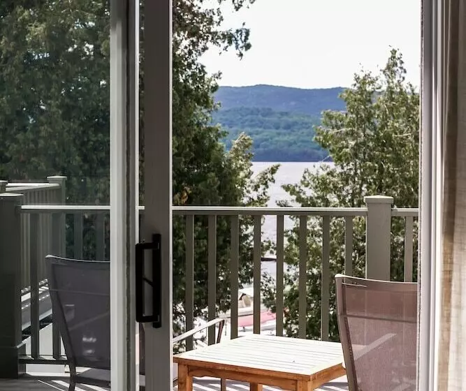 簡易ホテル Auberge Et Restaurant Mcgowan