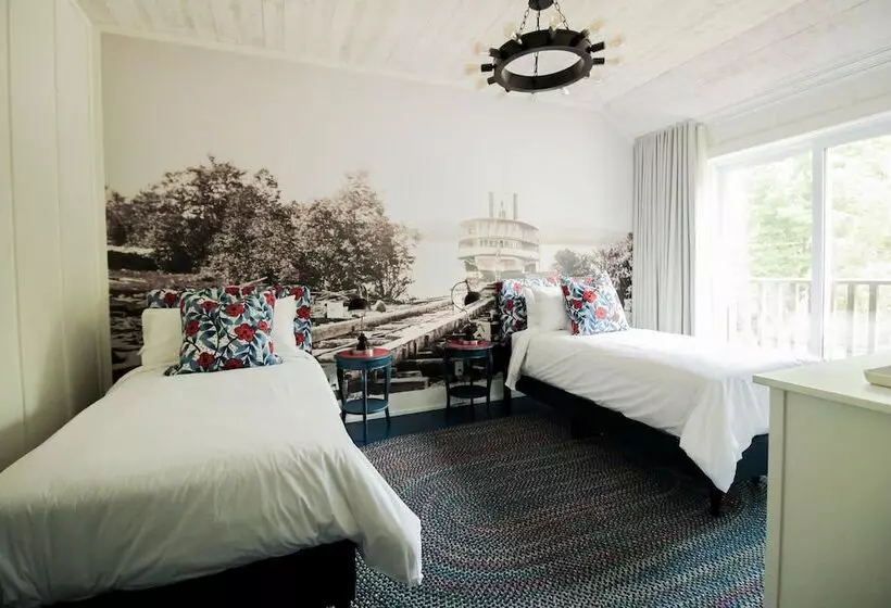 簡易ホテル Auberge Et Restaurant Mcgowan