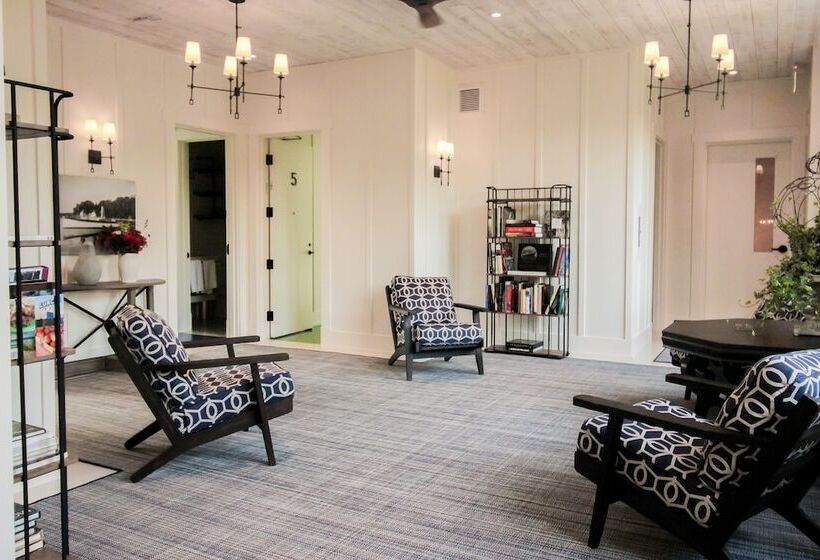 Хостел Auberge Et Restaurant Mcgowan