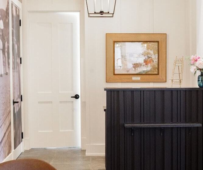 Хостел Auberge Et Restaurant Mcgowan