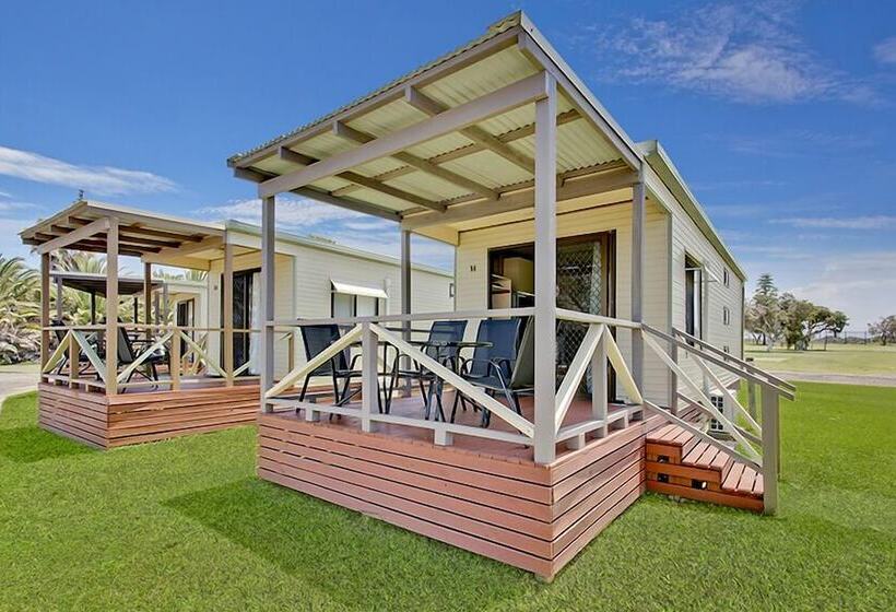 בית מלון כפרי Ingenia Holidays Old Bar Beach