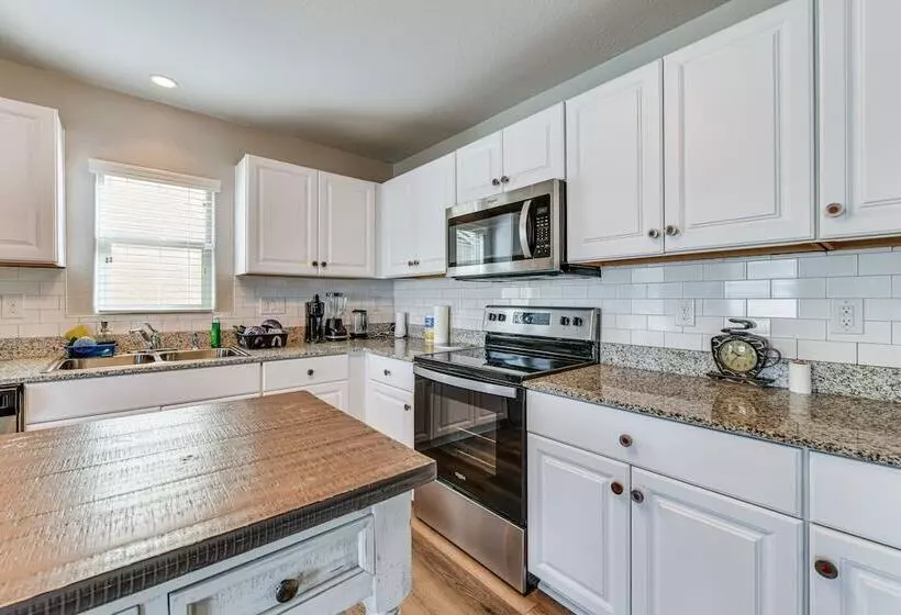 Pet Friendly Home W/ Fenced Yard In Florence!