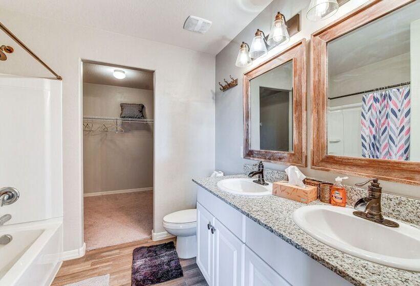 Pet Friendly Home W/ Fenced Yard In Florence!