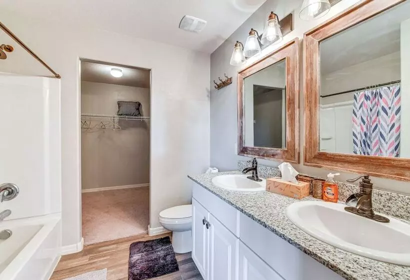 Pet Friendly Home W/ Fenced Yard In Florence!