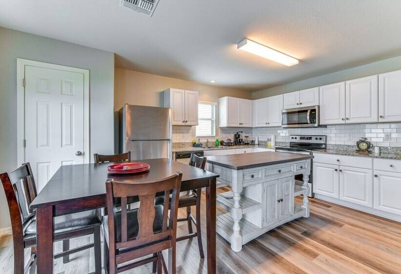 Pet Friendly Home W/ Fenced Yard In Florence!