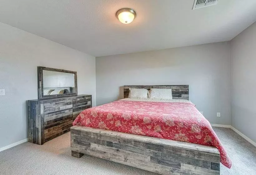 Pet Friendly Home W/ Fenced Yard In Florence!