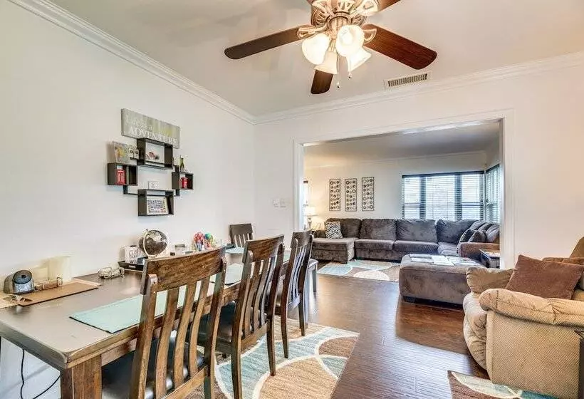 Lovely Los Angeles Getaway: Patio, Near Beaches!
