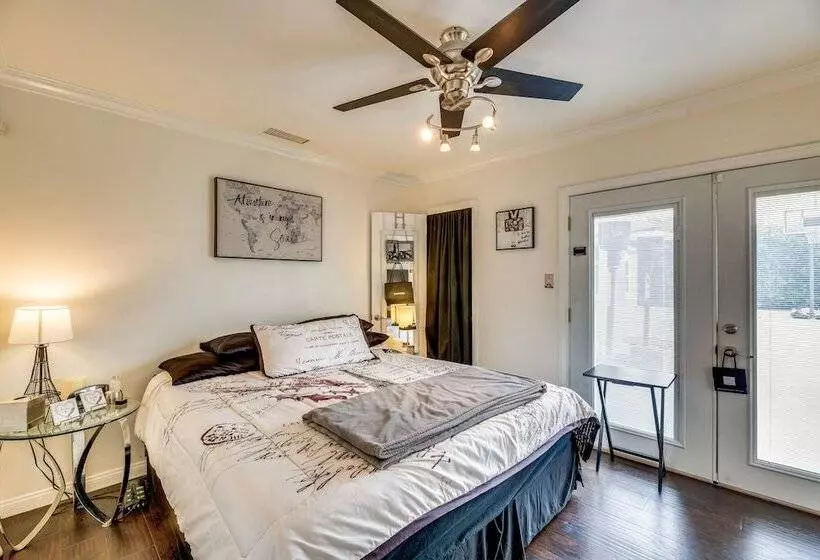 Lovely Los Angeles Getaway: Patio, Near Beaches!